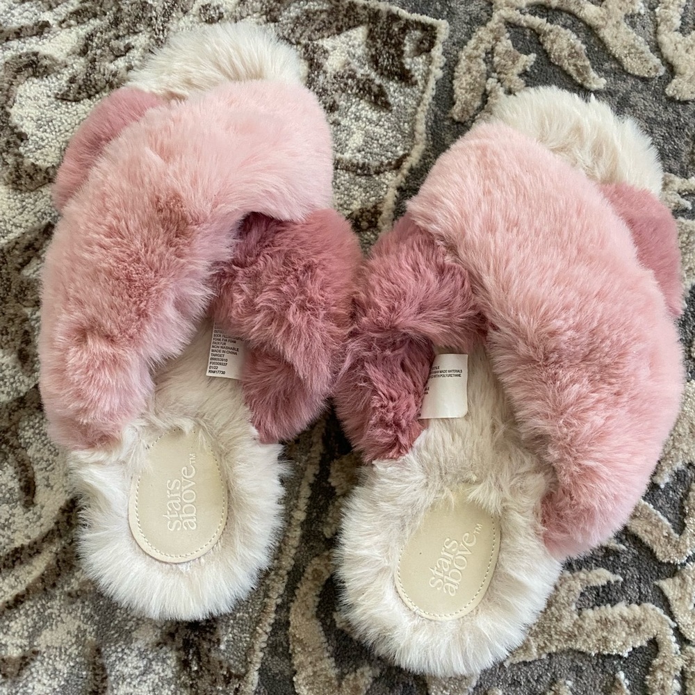 Size 9/10 slippers